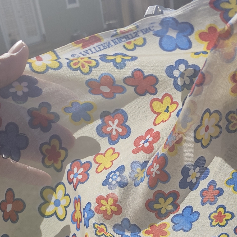 Vintage Sheer Flower Power Vtg fabric 70s 80s